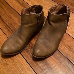 ESPIRIT Booties Zip Side Size 6 Brown